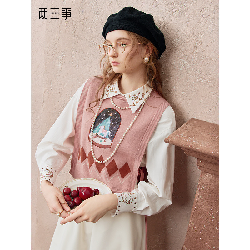 两三事摇梦糖霜复古贴布绣绑带短款无袖针织衫