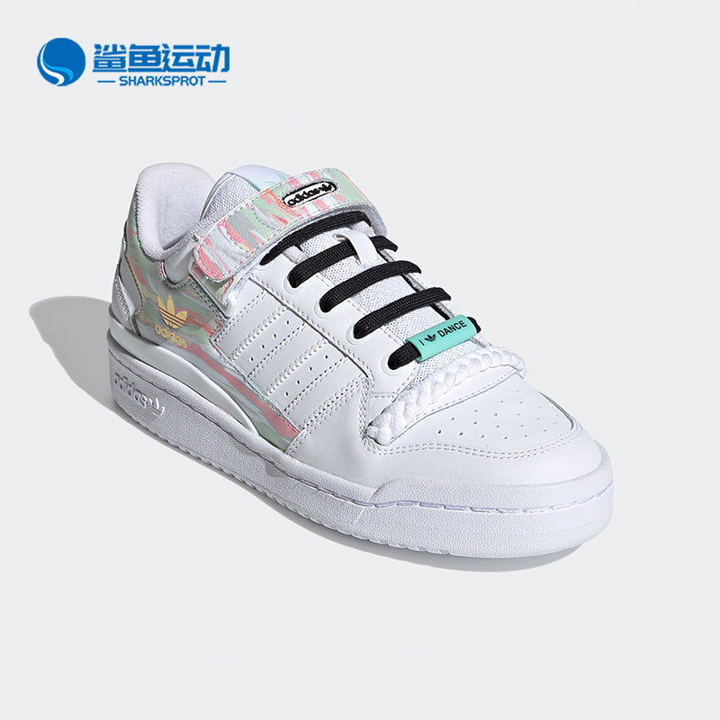 阿迪达斯女子休闲鞋FY5119