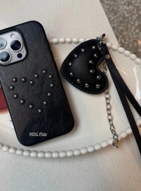 甜酷小众2025新款黑底爱心点缀铆钉波点适用苹果16手机壳iPhone15promax新款14少女心防摔手机壳