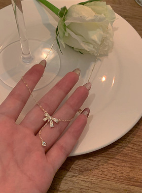 设计感蝴蝶结流苏钛钢项链女轻奢小众吊坠锁骨链百搭高级感配饰品
