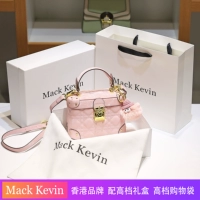 Розовый бархатный кулон