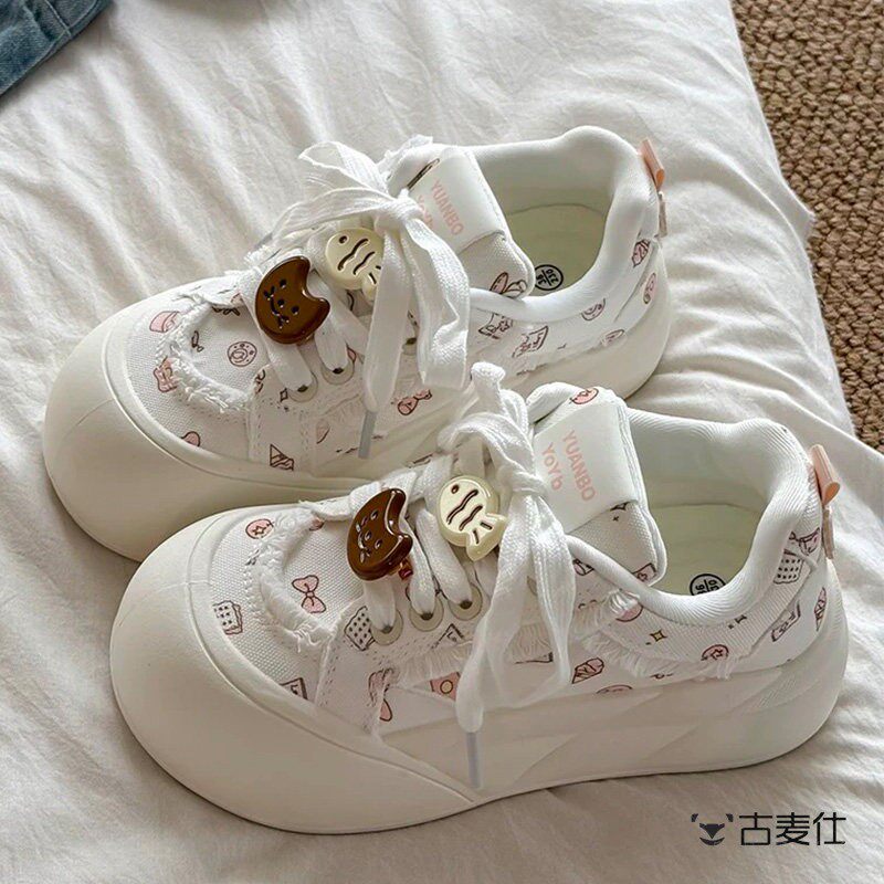 女童鞋子2026新款夏季薄款儿童皮面运动鞋中大童女孩卡通猫仔板鞋