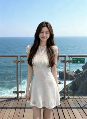 7929圆领镂空针织短裙女夏修身收腰斜纹肌理A字摆海边度假连衣裙