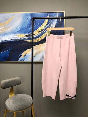【V薏蔻】浅粉色茧型针织七分裤J818021601B