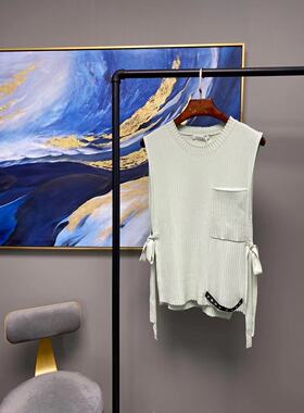 【V薏蔻】浅绿色竖条纹里圆领侧面系带背心J810183601B