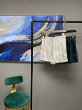 【V薏蔻】乳白深绿两色高端滑面料松紧腰短裤808169C