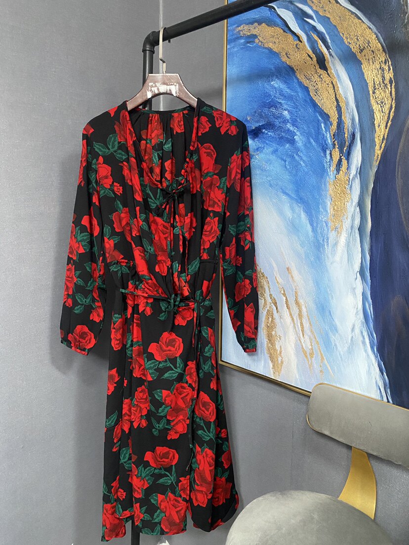 m黑色红花绿叶抽绳连衣裙罩衫ma183drs102