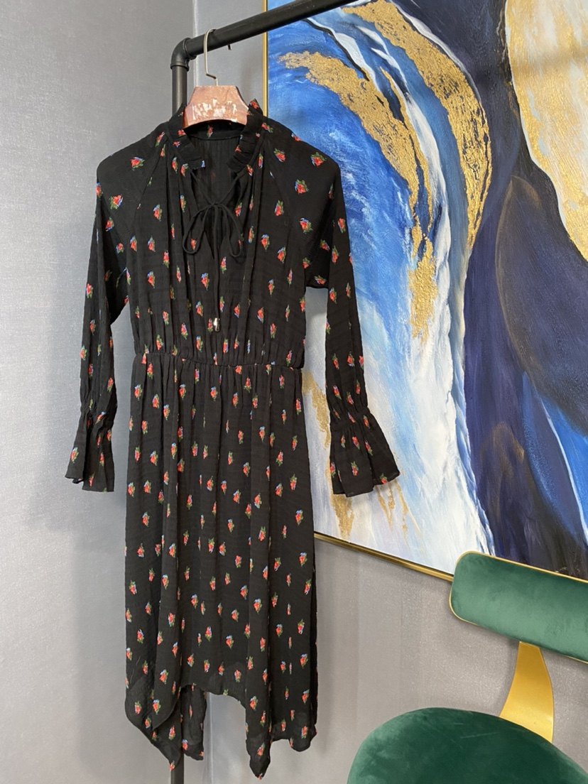 【摩系列】 黑红两色红碎花褶皱面料长袖连衣裙ma181drs105