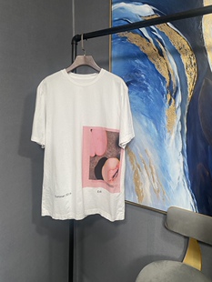 E白色左下方形粉色图案宽松半袖T恤EAI2TEE015