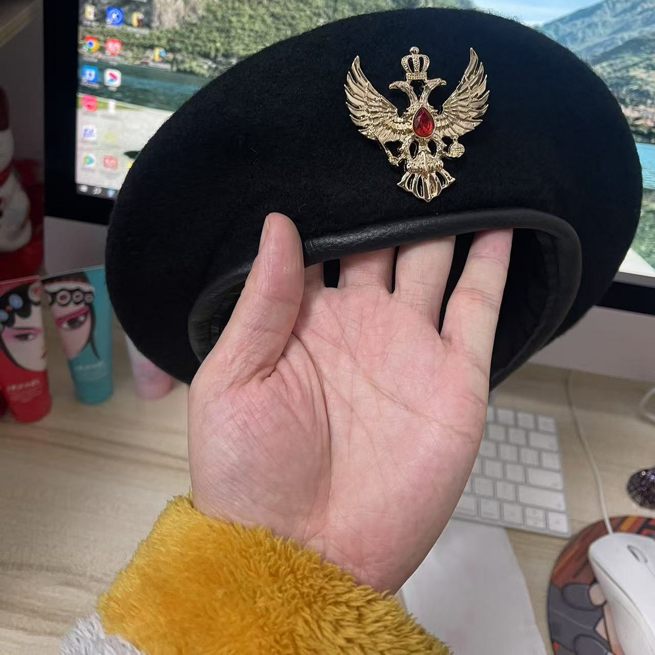 新款出口欧美经典帽子凤凰鹰徽章贝雷帽羊毛网红帽大码女王画家帽