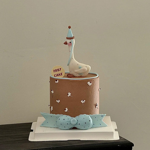 网红一只鹅生日蛋糕装饰软陶派对帽小白鹅摆件儿童宝宝三十而立鹅