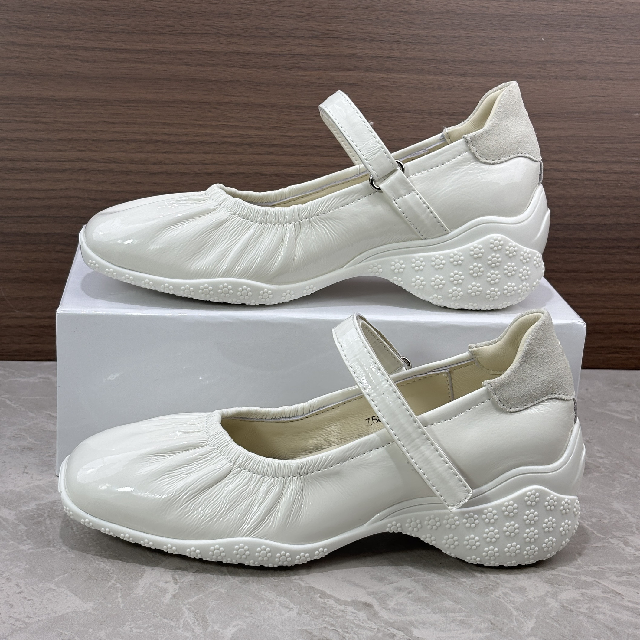 6CM真皮运动玛丽珍鞋女夏2026新款坡跟中跟芭蕾舞鞋浅口漆皮单鞋