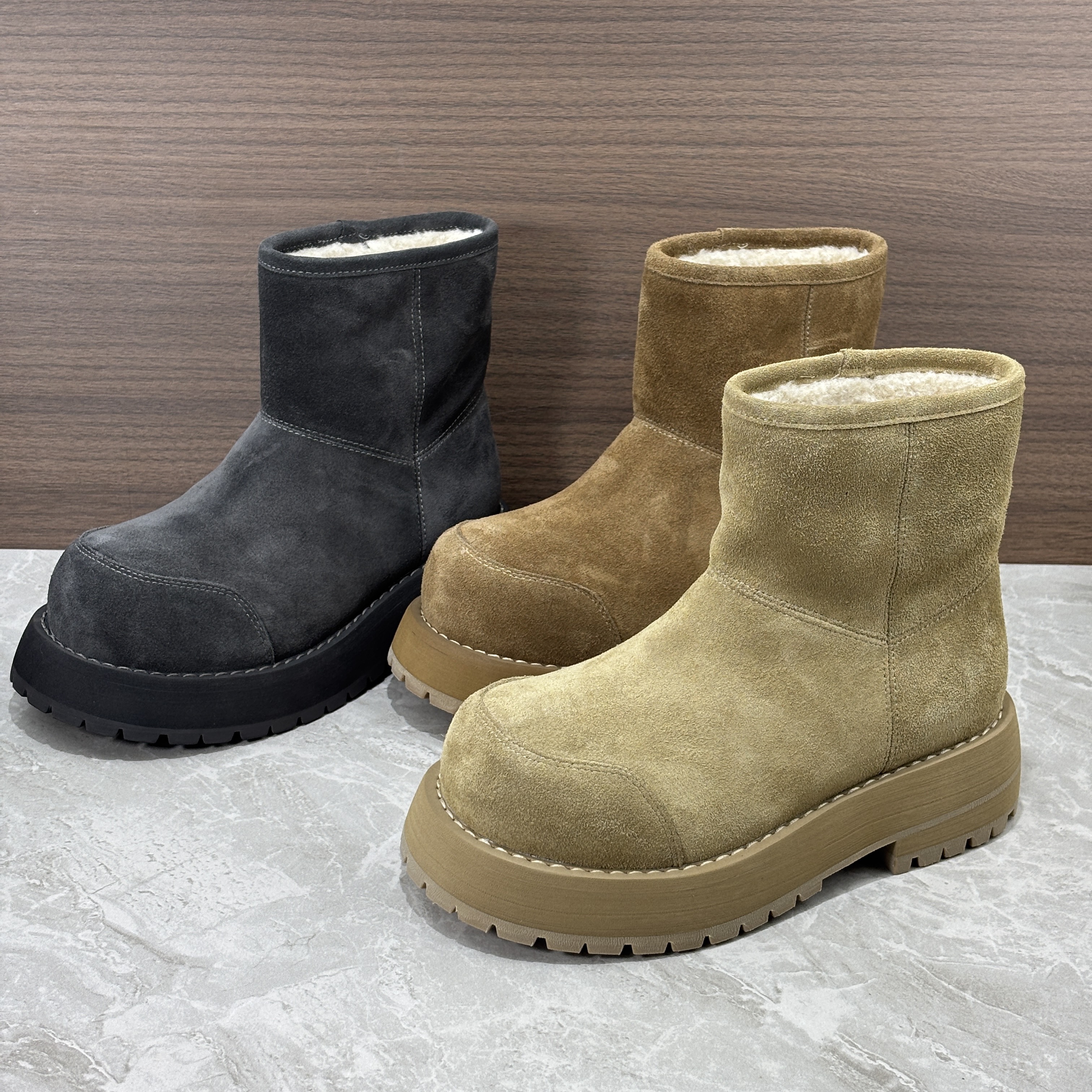 欧洲站2025新款雪地靴女冬季真皮加绒短靴大头厚底松糕加厚大棉鞋