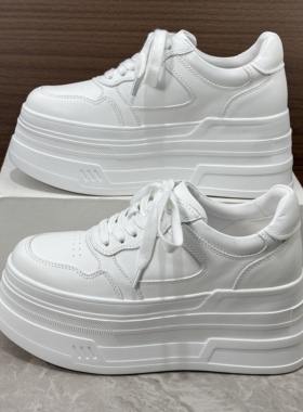 巨好看欧货真皮增高小白鞋女2026春季新款欧洲站白色厚底松糕潮鞋