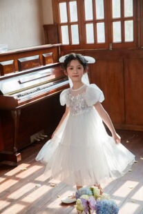 女童高端夏季连衣裙儿童泡泡袖简约公主裙女孩纯白生日婚宴礼服裙