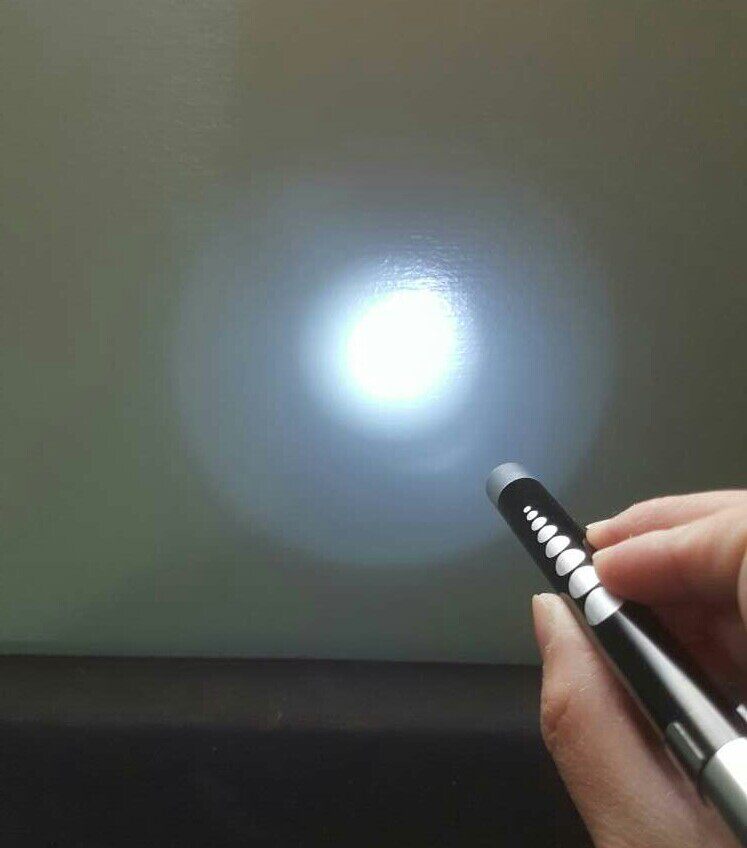 의사의 업그레이드된 펜 라이트 귀 라이트 구강 라이트 백색 라이트 노란색 라이트 학생 펜 라이트 가정용 맞춤형 손전등