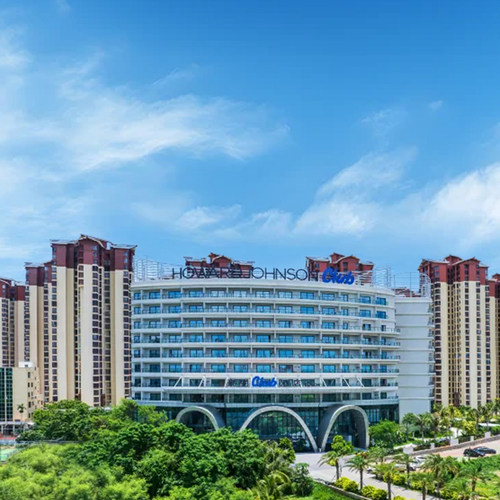 【住】园景房3晚 【含】双人自助早餐 【赠】天然温泉+娥仙岭门票+鳄鱼小镇门票体验