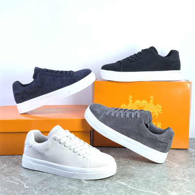 在售95英镑 百搭运动鞋男鞋反绒皮拼接滑板鞋耐磨防滑厚底休闲鞋