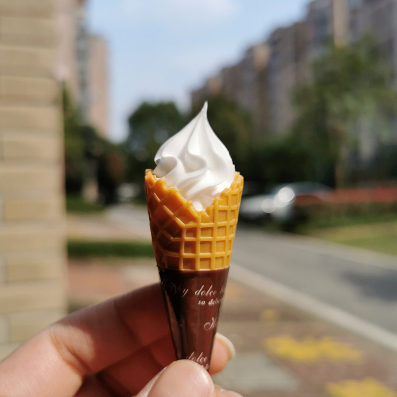 一支可爱的冰淇淋食物甜品钥匙扣图片