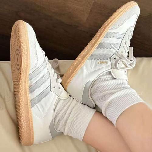 Adidas阿迪达斯德训运动板鞋