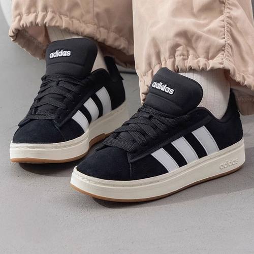 Adidas阿迪达斯运动板鞋