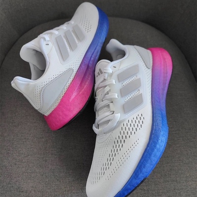 Adidas阿迪达斯男女款跑步鞋