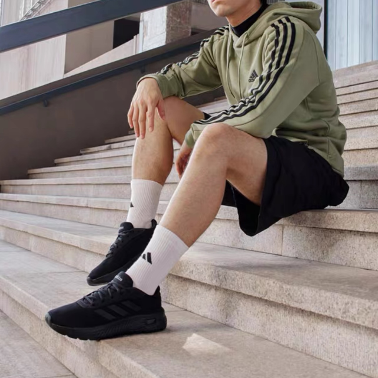 Adidas阿迪达斯男子跑步鞋