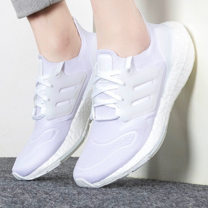 Adidas阿迪达斯女子跑步鞋