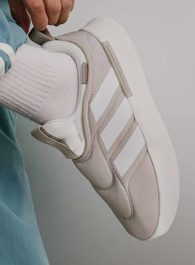 Adidas阿迪达斯ADIPUFF秋冬经典休闲运动耐磨保暖缓震棉鞋KJ3996