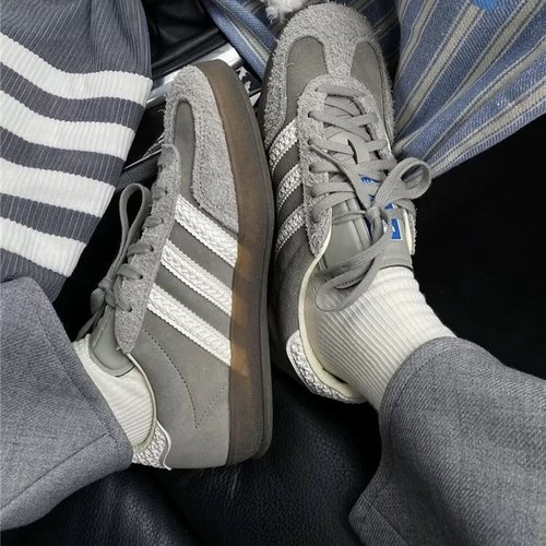 阿迪达斯男女经典复古运动板鞋