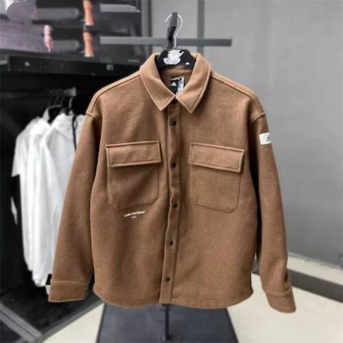 运动风品牌LOGO男子休闲常规翻领