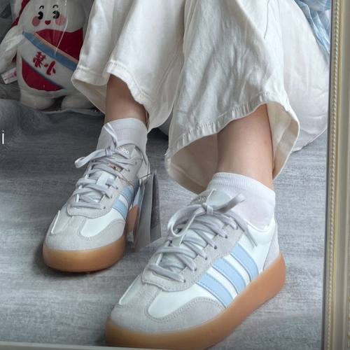 阿迪达斯男女低帮耐磨休闲板鞋