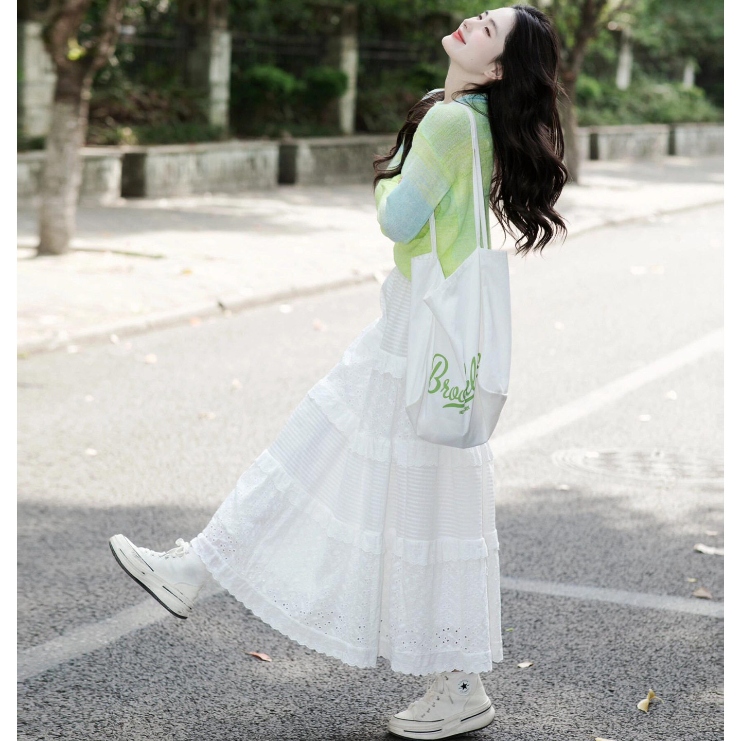 白色蕾丝蛋糕裙女2026春季新款修身显瘦a字蓬蓬裙中长款半身裙子