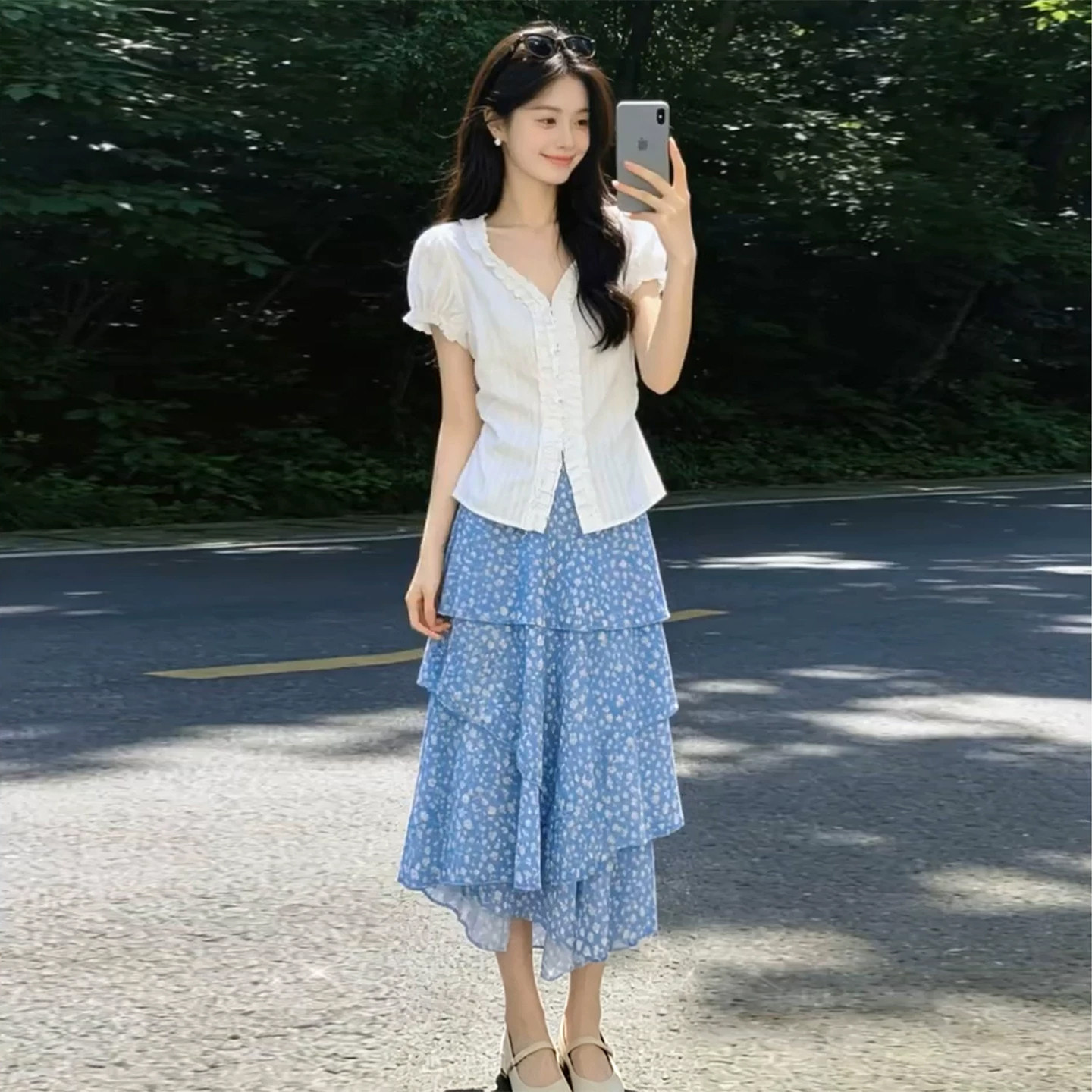 2026新款白色衬衫蓝色碎花半身连衣裙子女夏季巨好看穿搭套装短裙