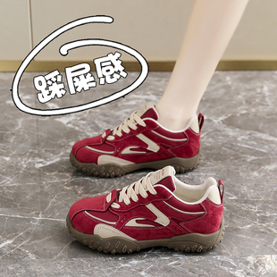 女鞋2026新款爆款春季轻便跑步健身红色本命年软底轻便防滑运动鞋