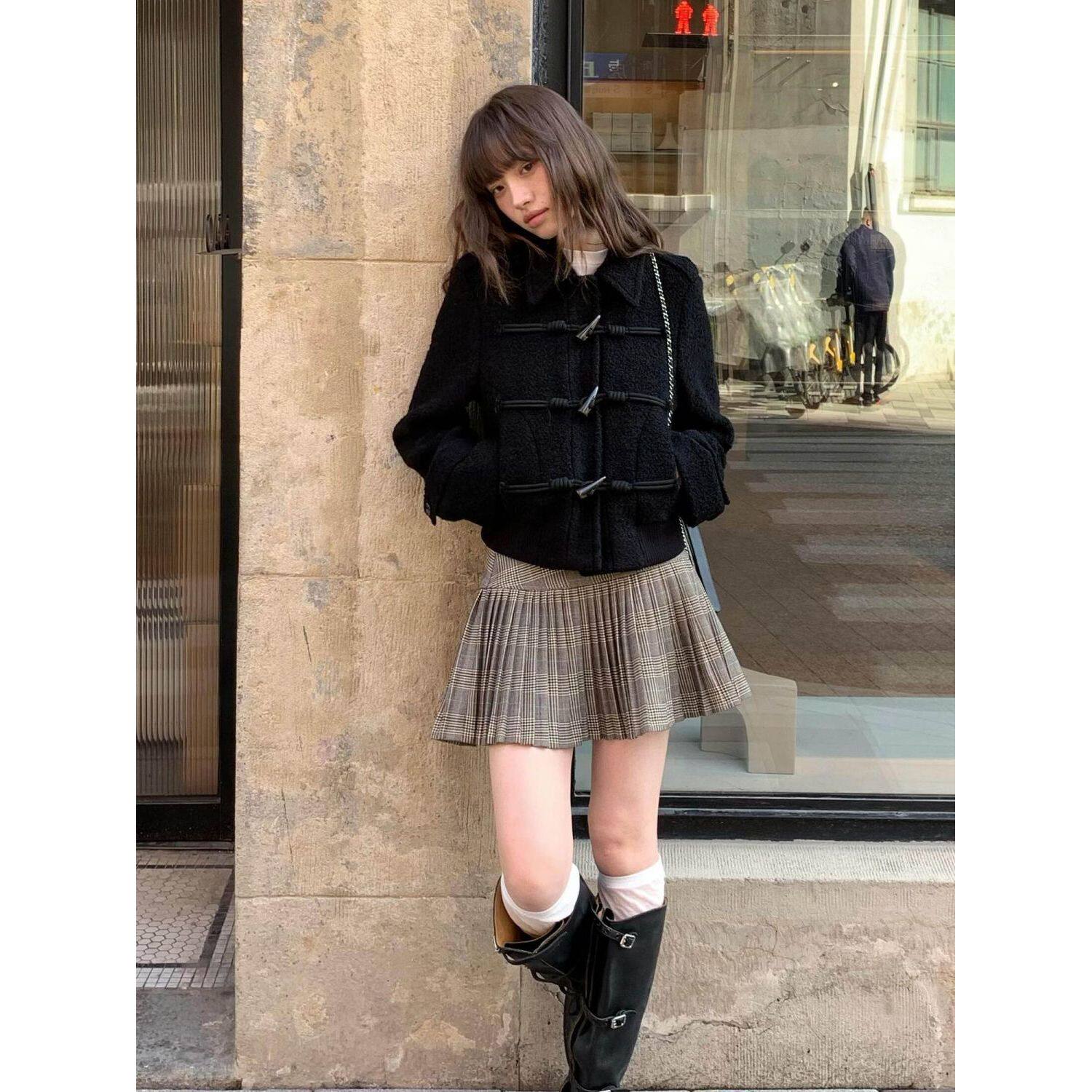 黑色牛角扣日韩百搭款毛呢外套套装冬季新款条纹百褶半身裙两件套