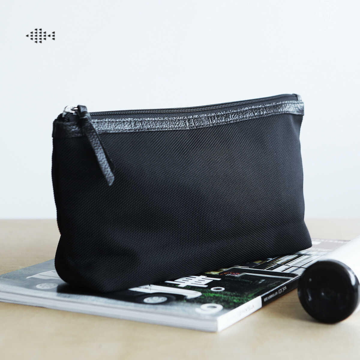 黑色大容量旅行化妆包蓝皮具ins