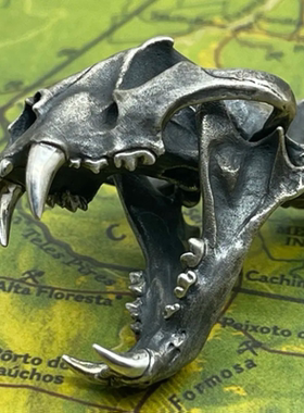 剑齿虎骷髅骨头吊坠项链