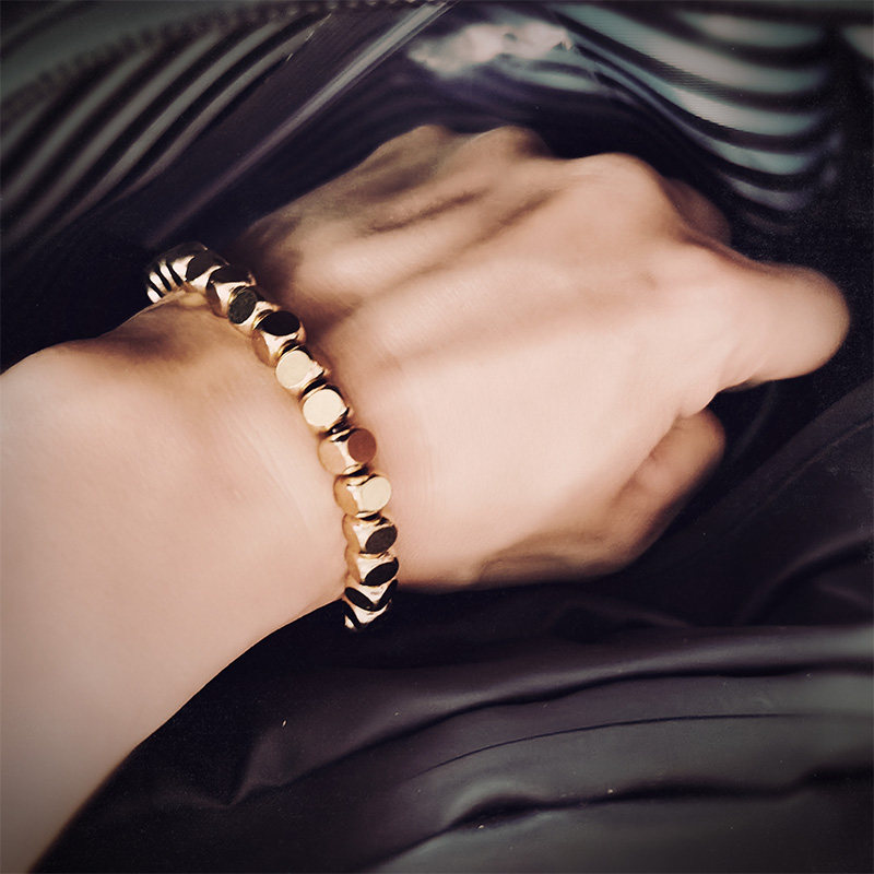 黄铜金色复古手链显白百搭纯铜方珠精致轻奢森系金色日式中古手串在类目 饰品/流行首饰/时尚饰品新, 手链中 - 来自Buy2taobao.com提供专业的淘宝代购服务