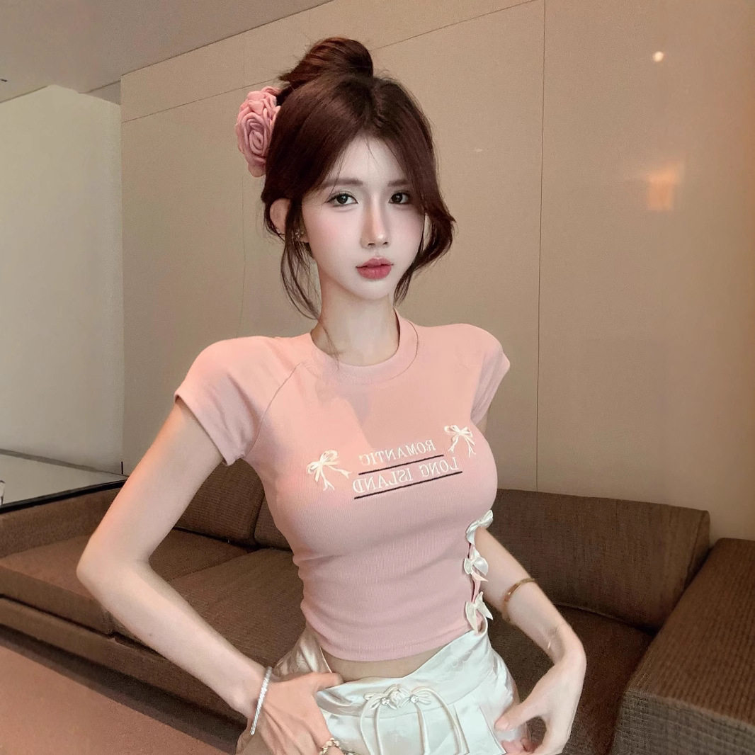 蝴蝶结字母印花减龄甜美短款短袖T恤女夏镂空辣妹露脐设计感上衣