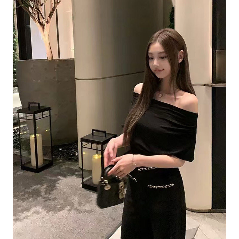 titi小姐姐【素颜美女公式】短袖T恤女春夏弹力修身纯欲斜肩上衣