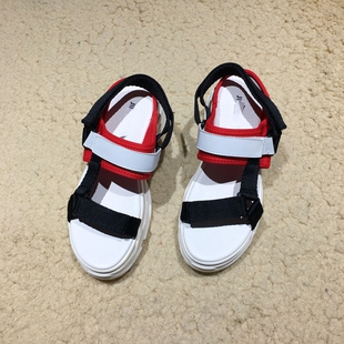 脚D系列 LM01366 时尚品牌女鞋折扣饕