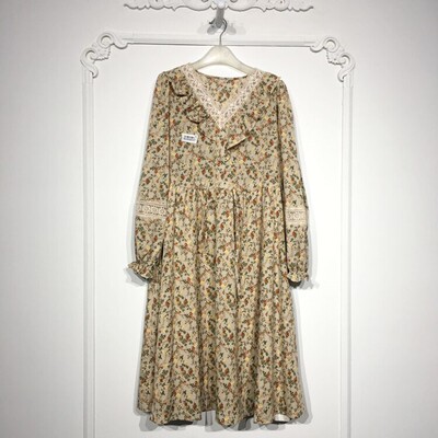 潮系列 8235S037 时尚连衣裙品牌女装折扣颦薪