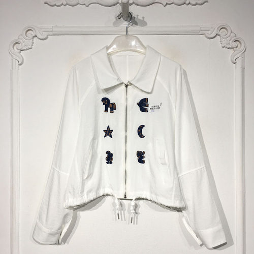 容悦 YB001052 时尚短款外套品牌女装折扣颦薪