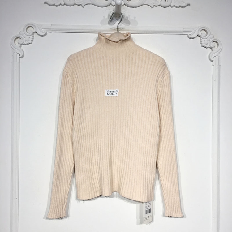 容系列 8282S277 时尚针织衫品牌女装折扣颦薪