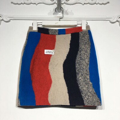 洛K系列 8274S120 时尚毛呢短裙品牌女装折扣颦薪