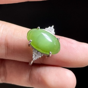 天然和田玉无黑点碧玉银镶戒指 S925银托 两侧嵌钻 简约开口设计