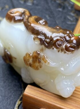 和田玉貔貅吊坠大师作