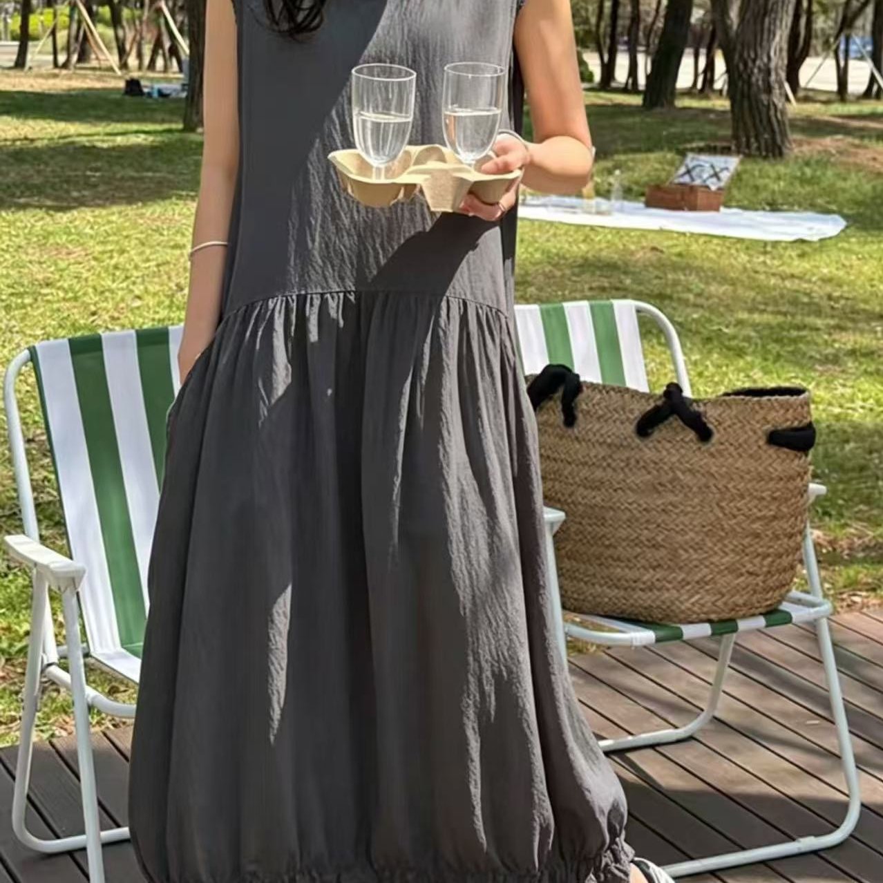 有货 韩式甜酷俏皮风圆领无袖花苞连衣裙