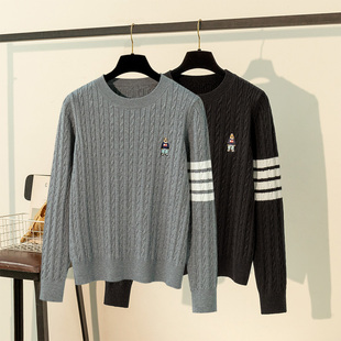 甜美日系圆领套头麻花毛衣女秋冬内搭打底衫 小熊刺绣外穿针织上衣